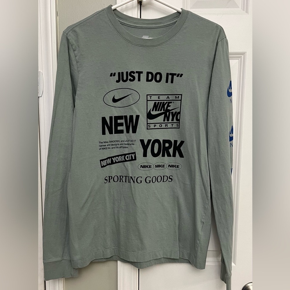 Nike Men’s Olive Tee with Black Graphics